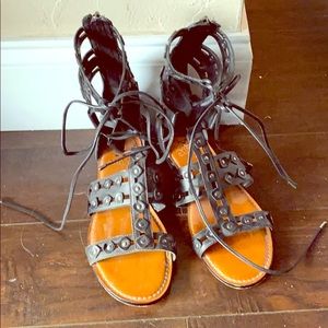 Black Vince Camuto gladiator sandals